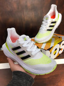 ULTRABOOST LIGHT